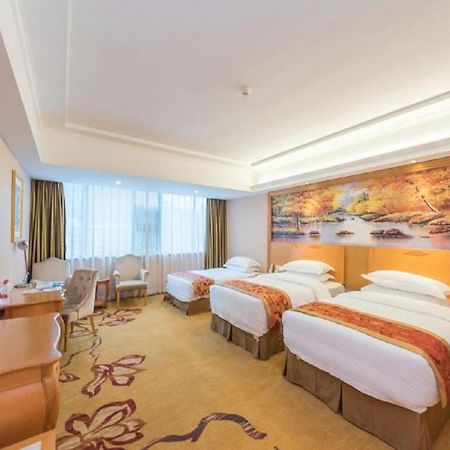 Vienna Hotel Guilin Airport Road Rongshan Exterior foto